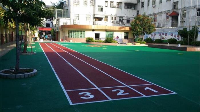 西鄉寶貝星幼兒園透氣型跑道鋪設